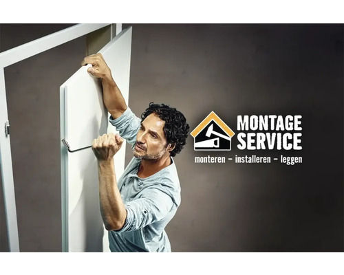 Man monteert een deur met gereedschap en daarnaast het montageservice logo