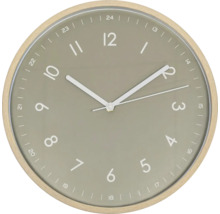 Ronde wandklok met lichte houten lijst en wijzerplaat