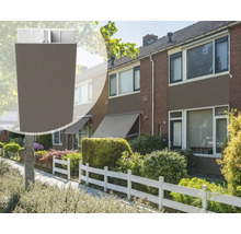 Aanzicht van een huis met aangebrachte kunststof gevelbekleding