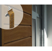 Close-up van een gevelclip voor het bevestigen van houten bekleding