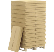 Stapel houtvezelisolatieplaten op een pallet