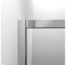 Detail van een douchecabine met frame en glas