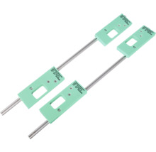 Twee deurscharnier-inboor sjablonen van metaal met rechthoekige uitsparing