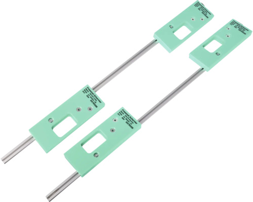 Twee deurscharnier-inboor sjablonen van metaal met rechthoekige uitsparing