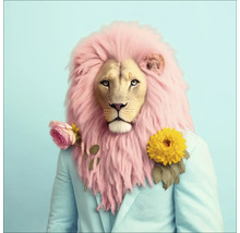 Leeuw met roze manen, jasje en bloemen