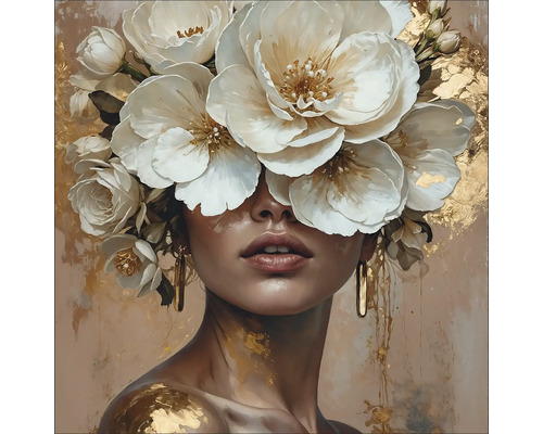 Portret van een vrouw met bloemenhoofddeksel en gouden accenten