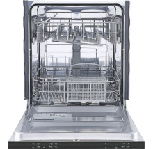 Open vaatwasser met vaatwaskorven