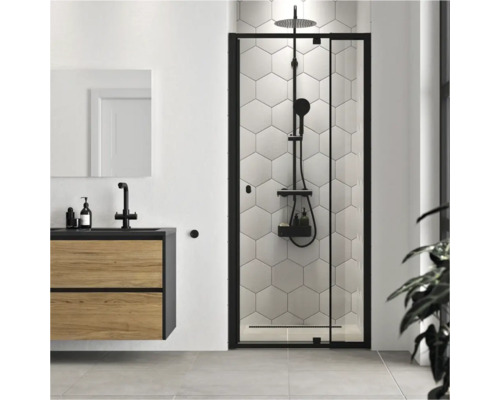 Moderne badkamer met inloopdouche, zwart douchesysteem en wastafel met houten front