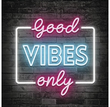 Neonreclame met de tekst Goede sfeer alleen