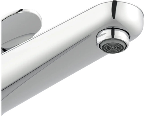 Gedetailleerde opname van een verchroomde waterkraan