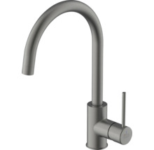 Metalen keukenkraan met hoge uitloop