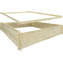 Houten tuinhuis in aanbouw met blokhutprofiel