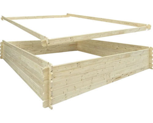 Houten tuinhuis in aanbouw met blokhutprofiel
