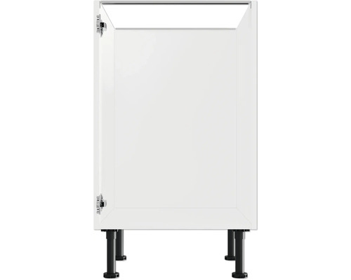 Keukenkast met open deur en zwarte poten