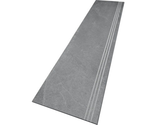 Trap trede van steen met drie groeven voor grip