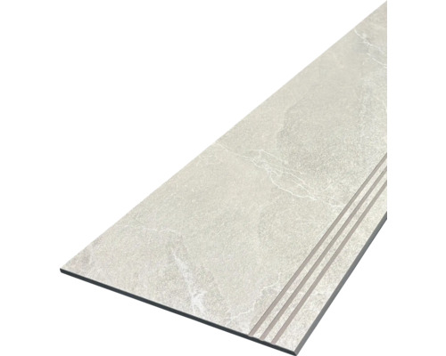 Keramische traptegel met groeven voor meer grip