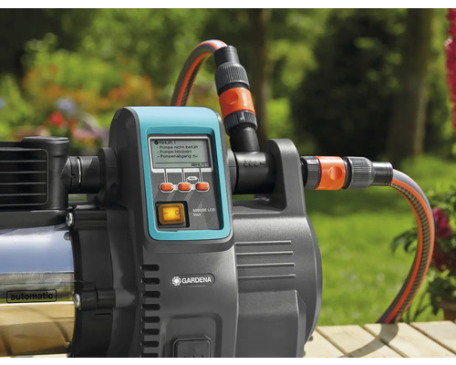 Gardena hydrofoorpomp met LCD display en aangesloten slang