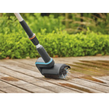 Gardena borstelrol voor het reinigen van houten terrassen
