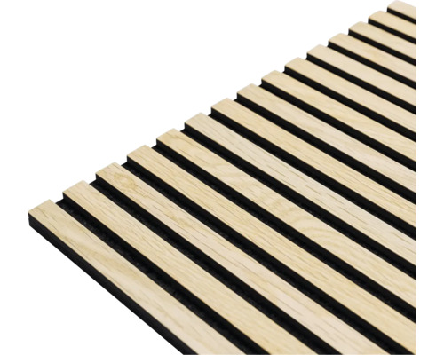 Akoestisch paneel met houten latten op zwart vilt