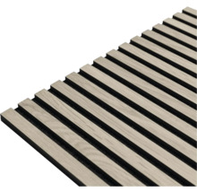 Houten paneel met lattenstructuur voor wand- en plafondbekleding Houten paneel met lattenstructuur voor wand- en plafondbekleding