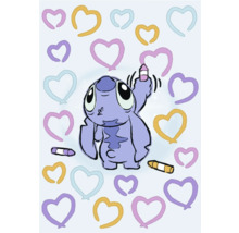 Cartoonfiguur Stitch met kleurpotloden en hartjes