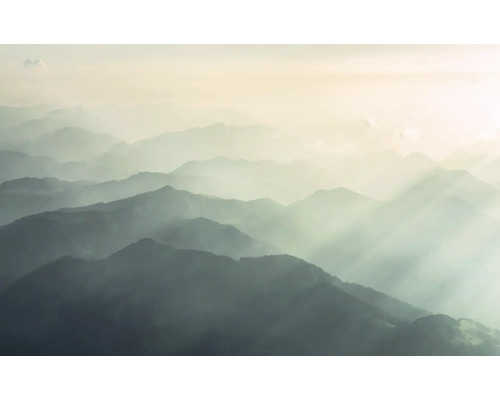 Luchtfoto van bergen in de mist