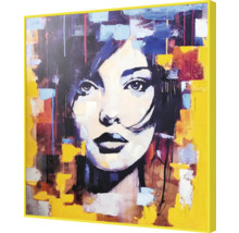 Schilderij met abstracte voorstelling van een vrouwengezicht in een gele lijst