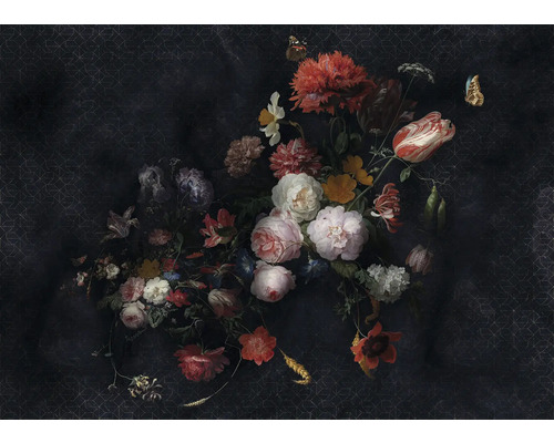 Stilleven met boeket bloemen en vlinders op donkere achtergrond