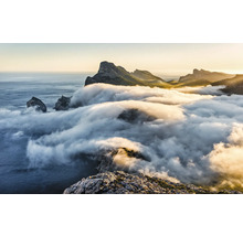 Landschap met bergen, zee en wolken