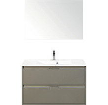 Badkamer met wastafel, onderkast en spiegel