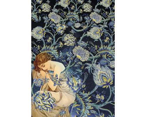 Decoratief behang met bloemmotief en een slapende vrouw