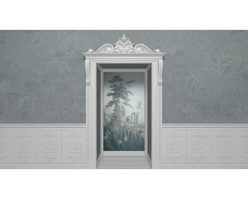 Wanddecoratie met sierlijsten en tropische muurschildering