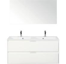 Wastafelmeubel met twee wastafels, kranen en spiegel