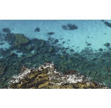 Luchtfoto van rotsen in de zee