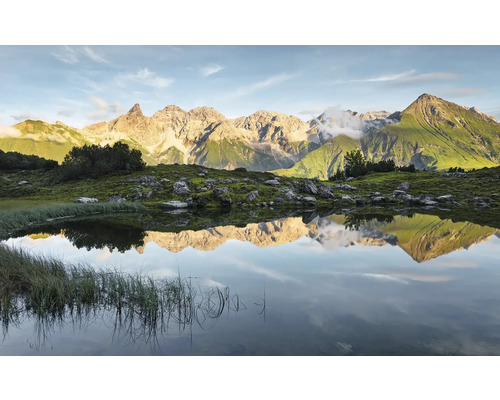 KOMAR Fotobehang vlies SHX9-002 Wanderlust - Stefan Hefele Allgäu Mirror 450x280 cm Berglandschap met meer en bergreflectie