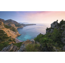 Landschap met bergen en uitzicht op zee