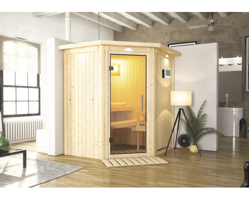 Houten sauna met glazen deur in een lichte ruimte