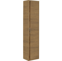 Hoge houten kast met twee deuren