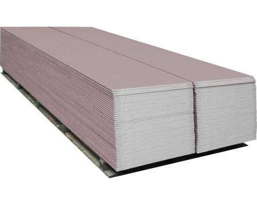 Stapel gipsplaten op een pallet