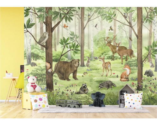 Behang met bosdierenmotief in kinderkamer