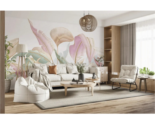 Woonkamer met bank, fauteuil, salontafel, vloerlamp en behang met patroon voor een stijlvolle sfeer