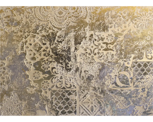 Close-up van een wandtegel met bloem- en geometrische patronen