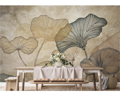 Wandschildering met plantmotieven en eettafel in de woonkamer