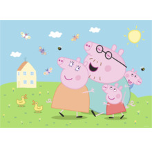 Illustratie van een Peppa Pig-familie in een landelijke scène met huis, eenden en insecten