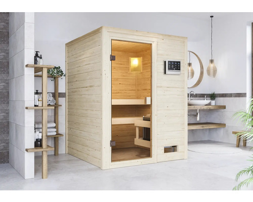Interieurfoto van een badkamer met een vrijstaande houten sauna met glazen deur en een bedieningspaneel aan de buitenkant