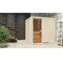 Houten sauna met glazen deur in een lichte ruimte