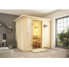 Houten sauna met glazen deur in een lichte badkamer