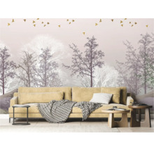 Fotobehang met bosmotief, bomen en een zwerm vogels boven een bank in de woonkamer