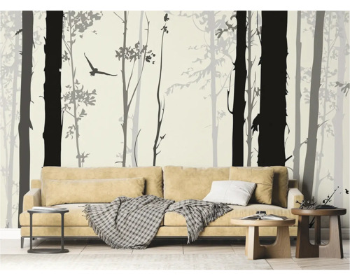 Woonkamer met bank en bosbehang