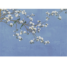 Illustratie van bloeiende takken en vogels op een gestructureerde achtergrond